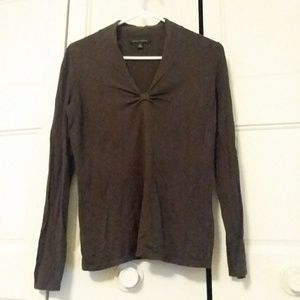 Simple  yet elegant  Brown bow long sleeve
